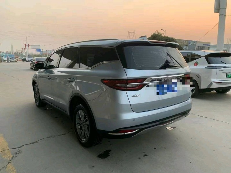 保定22年吉利嘉际4