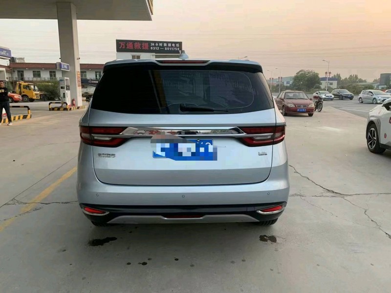 保定22年吉利嘉际5