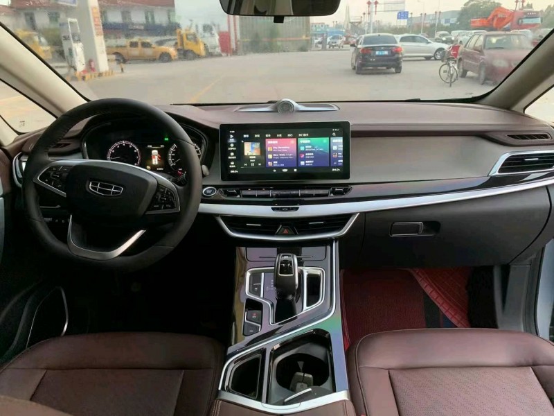 保定22年吉利嘉际7