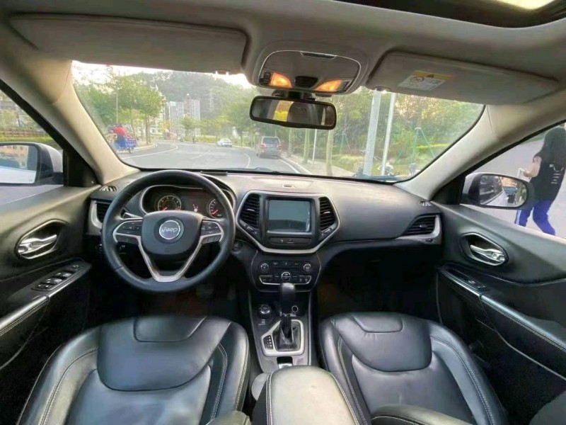 广州14年Jeep自由光7