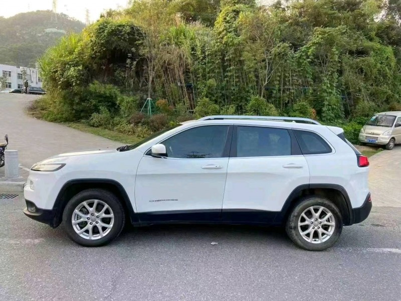 广州14年Jeep自由光8