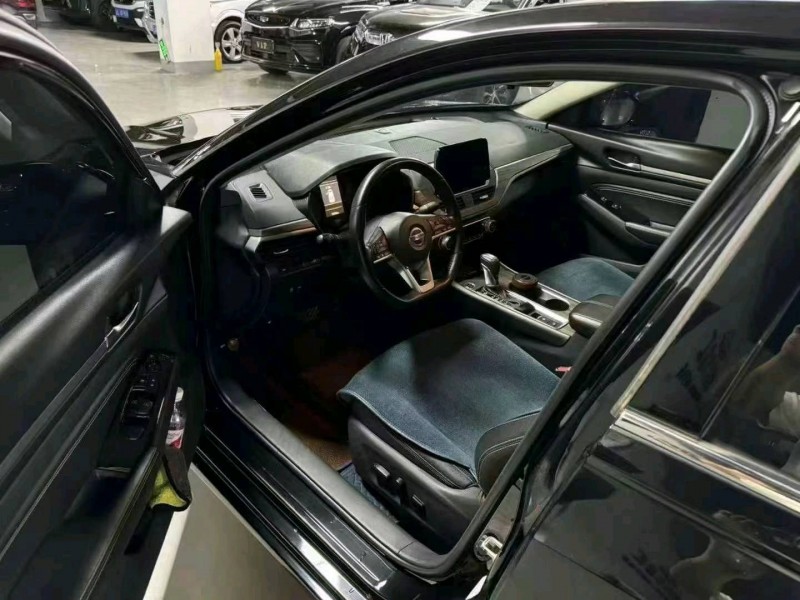岳陽21年日產天籟5