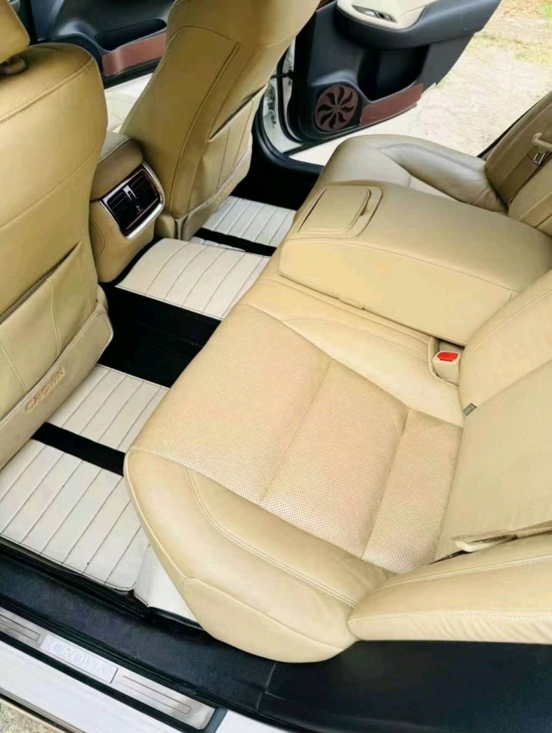 潍坊17年丰田皇冠5