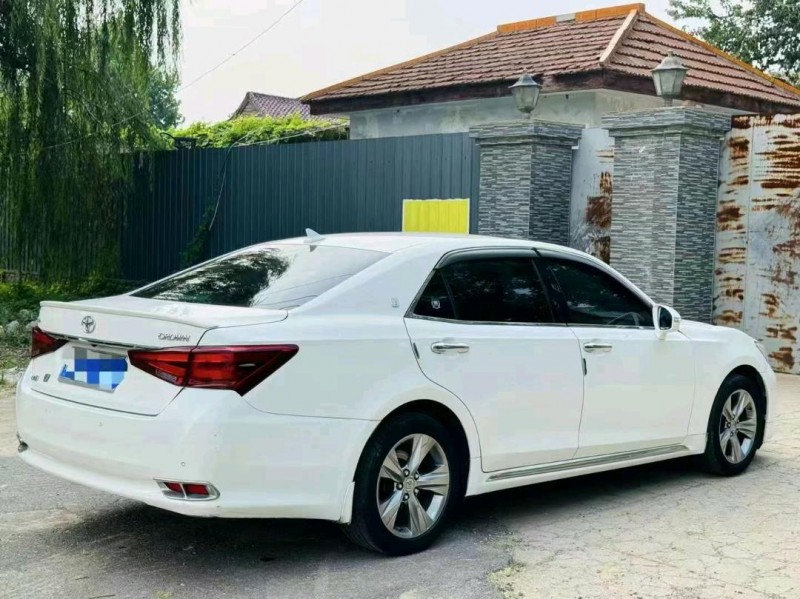 潍坊17年丰田皇冠7