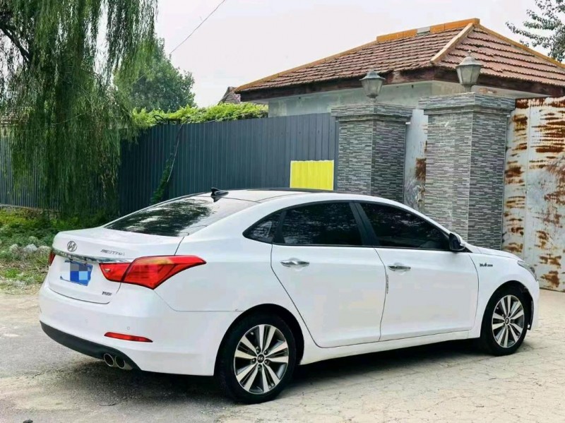 潍坊16年现代名图4