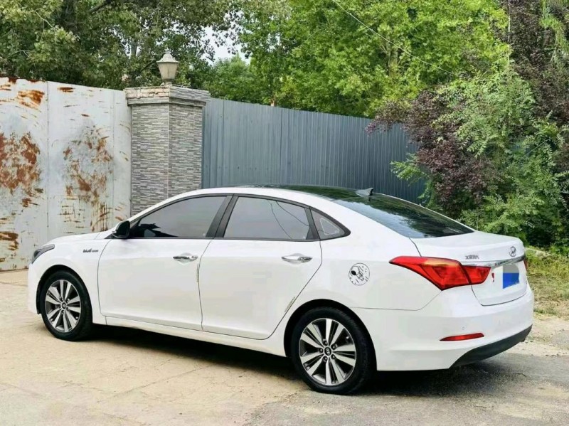 潍坊16年现代名图5