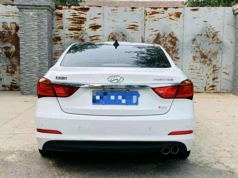 潍坊16年现代名图7