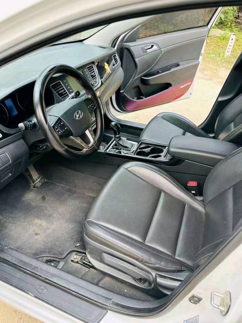 潍坊16年现代名图8