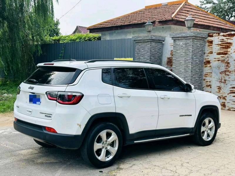 济宁17年Jeep指南者4