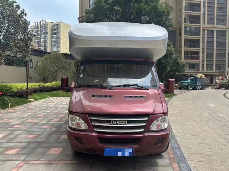 曲靖14年依維柯房車1