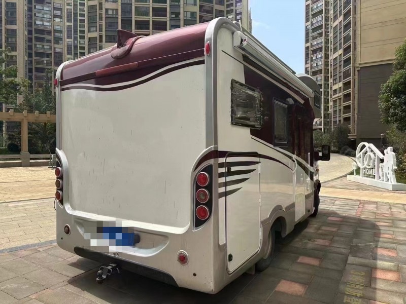 曲靖14年依維柯房車6