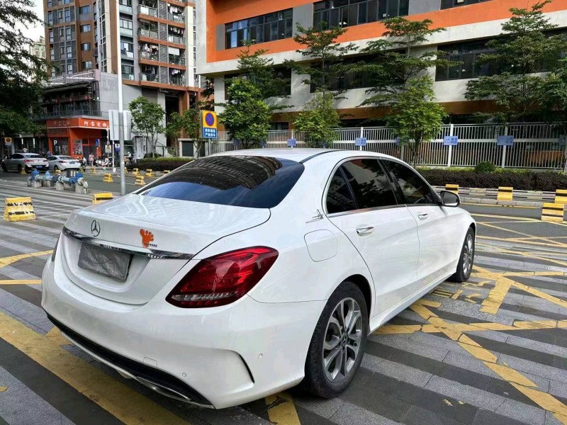 广州18年奔驰C8