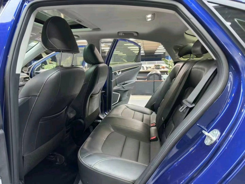 成都21年吉利帝豪GL6