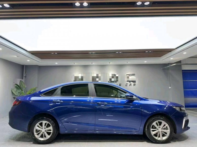 成都21年吉利帝豪GL8