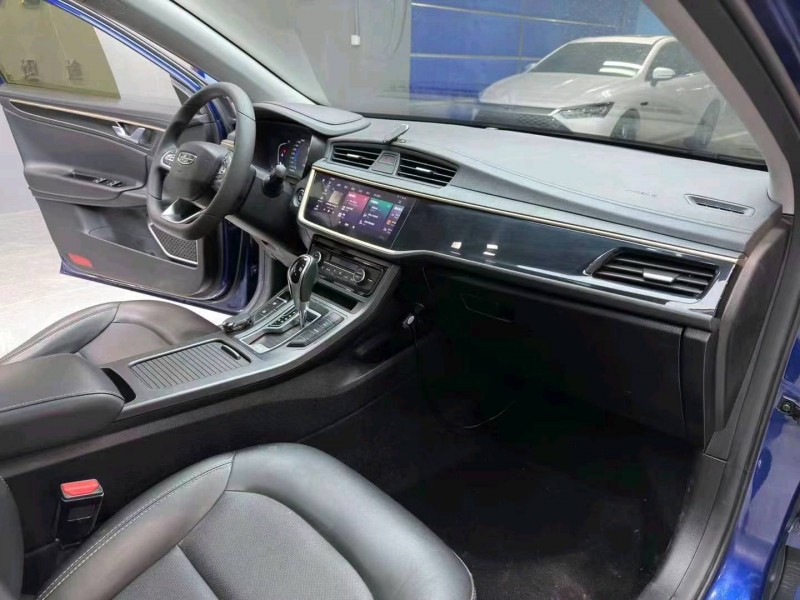 成都21年吉利帝豪GL9