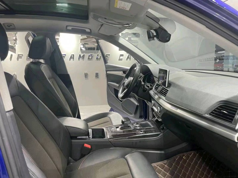 成都18年奥迪Q54