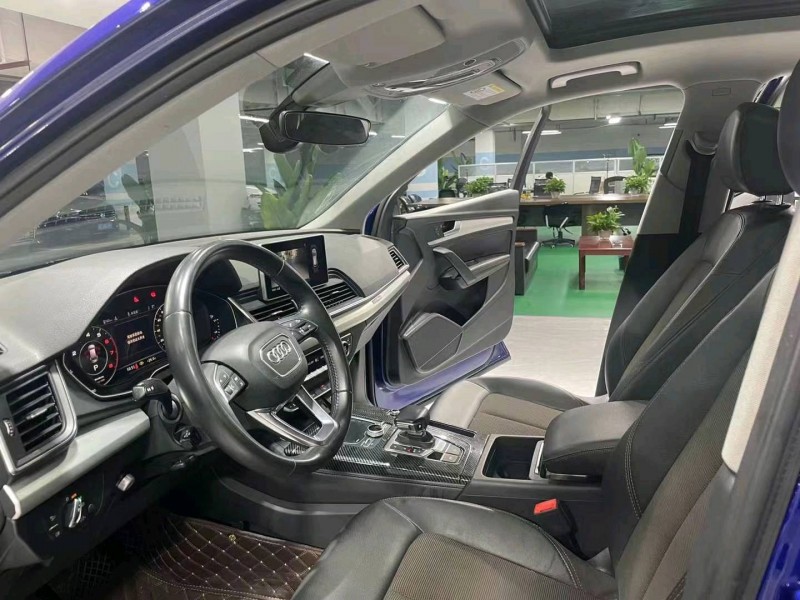 成都18年奥迪Q56