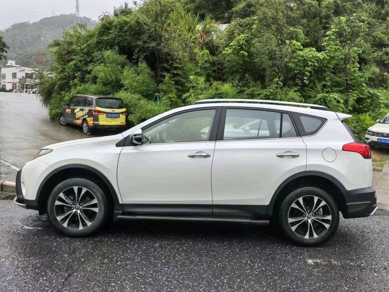 广州15年丰田RAV46