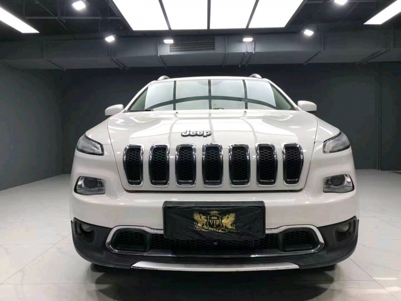 成都17年Jeep自由光1