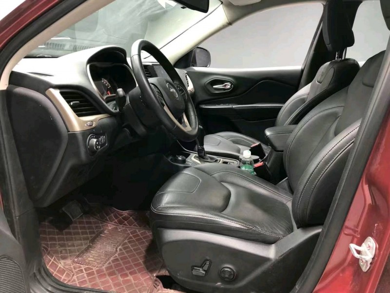 成都17年Jeep自由光4