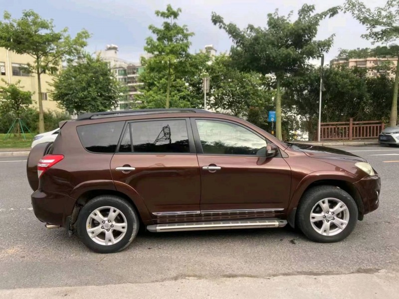 广州12年丰田RAV44
