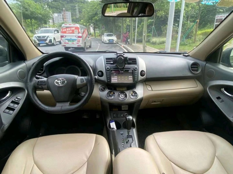 广州12年丰田RAV48