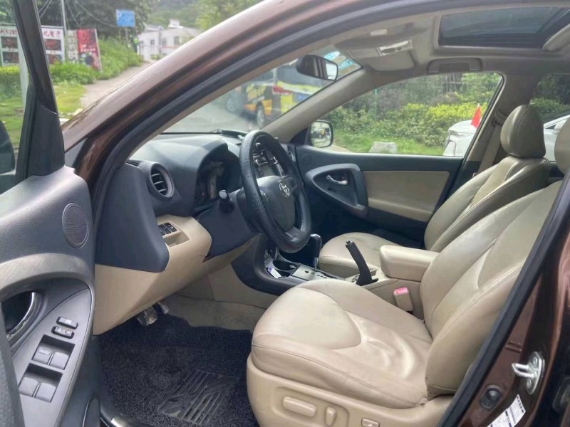 广州12年丰田RAV49
