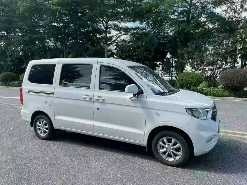 汕頭23年五菱汽車宏光2