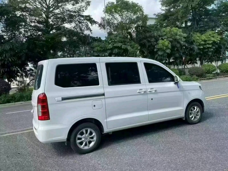 汕頭23年五菱汽車宏光5