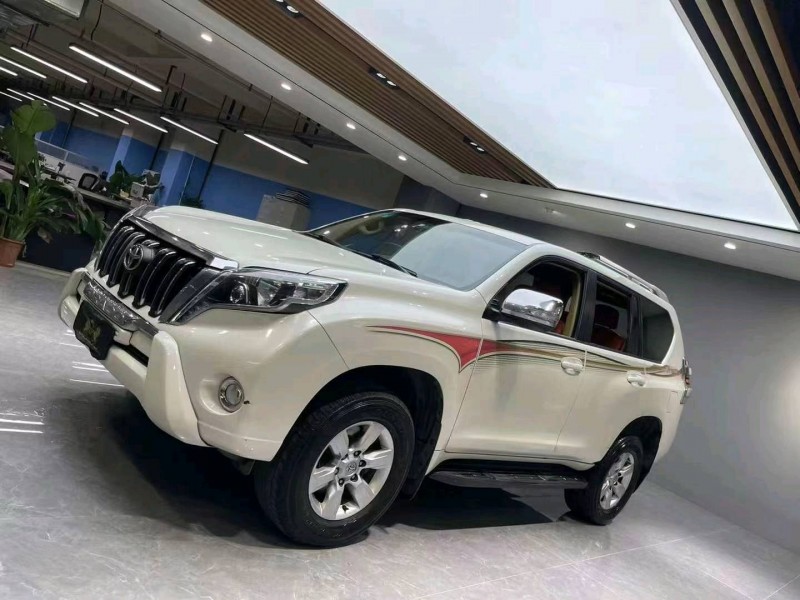 成都16年丰田普拉多2