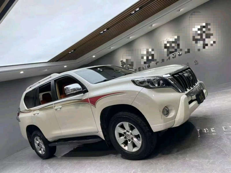 成都16年丰田普拉多3