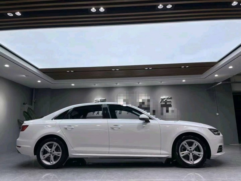 成都17年奥迪A4L8