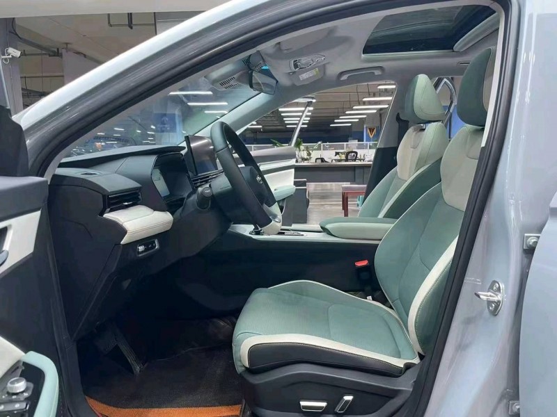 成都23年吉利雷神5