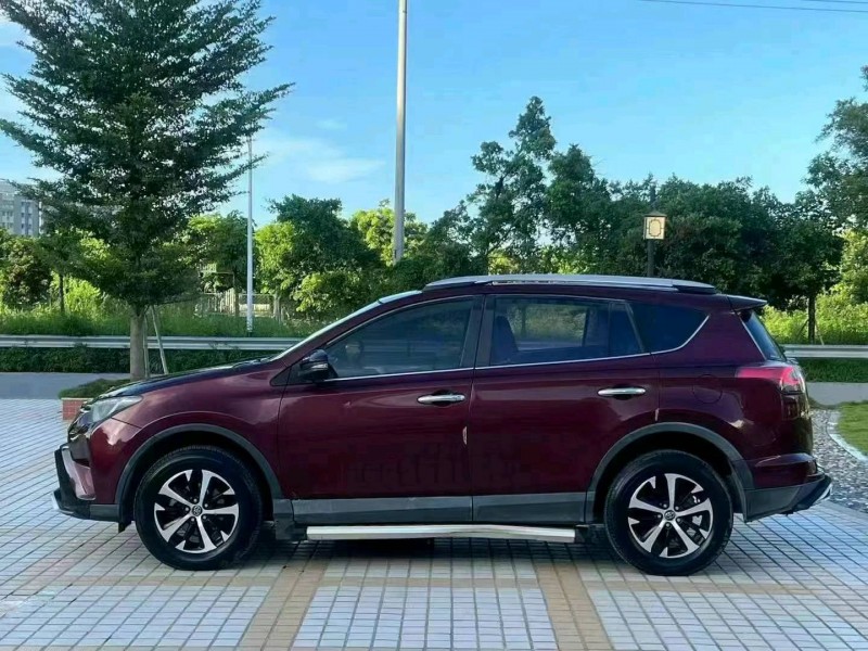 汕头17年丰田RAV4荣放3