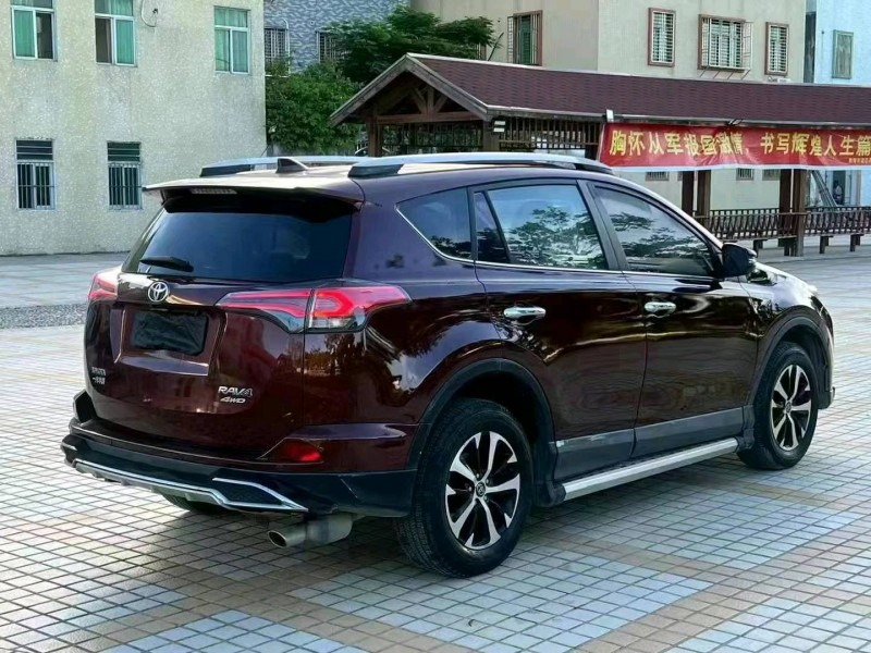 汕头17年丰田RAV4荣放5