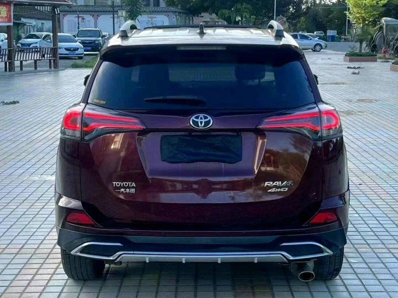 汕头17年丰田RAV4荣放9