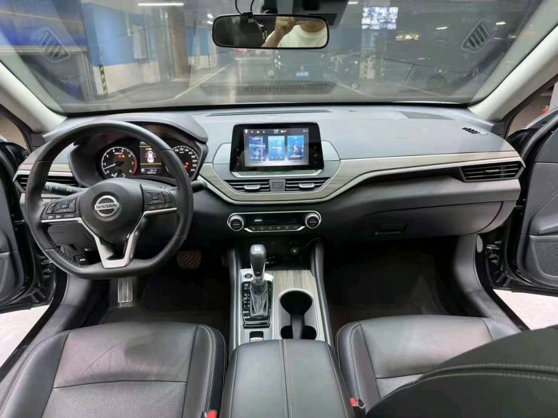 成都22年日产天籁4