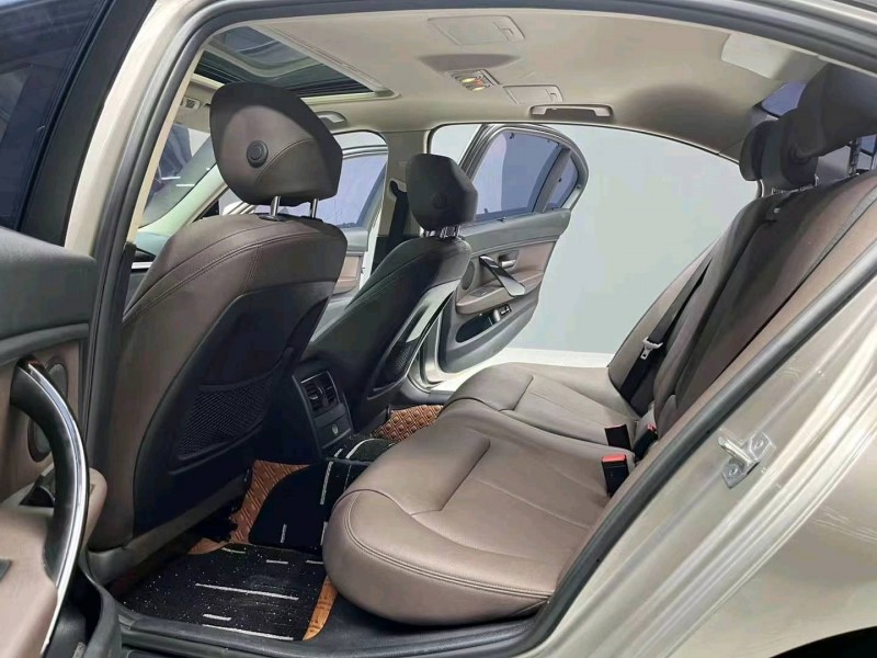 成都19年宝马3系6