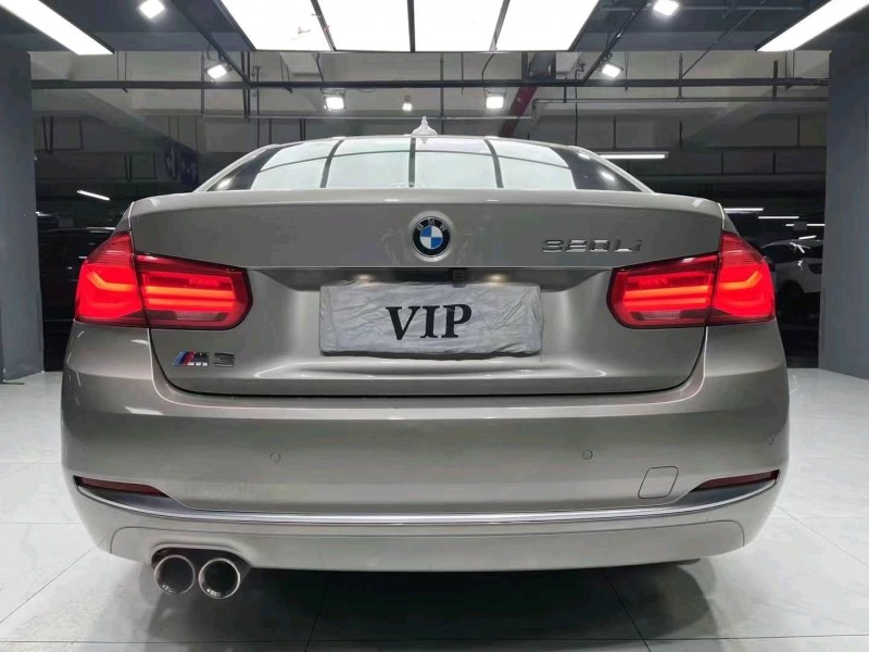 成都19年宝马3系7