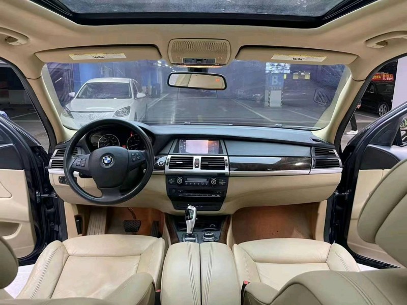 成都11年宝马X54