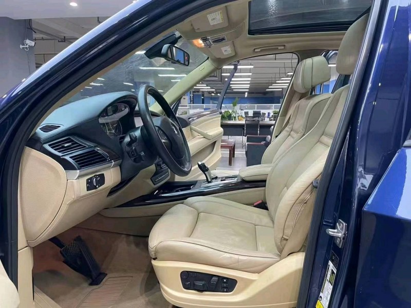 成都11年宝马X55