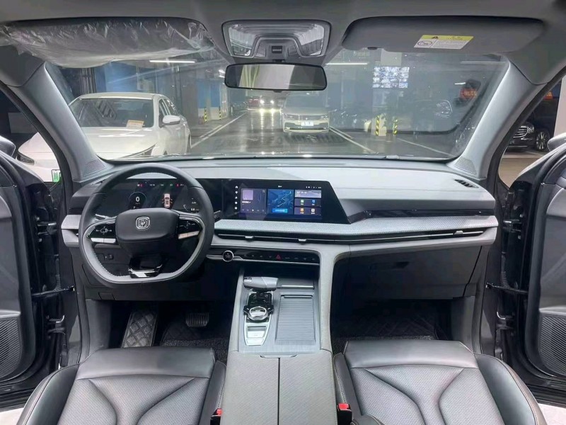 成都23年长安汽车CS754