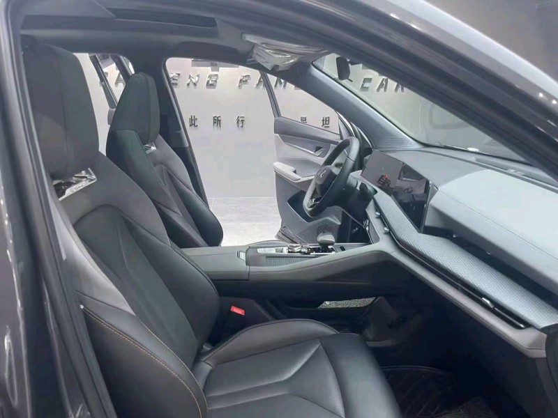 成都23年长安汽车CS759