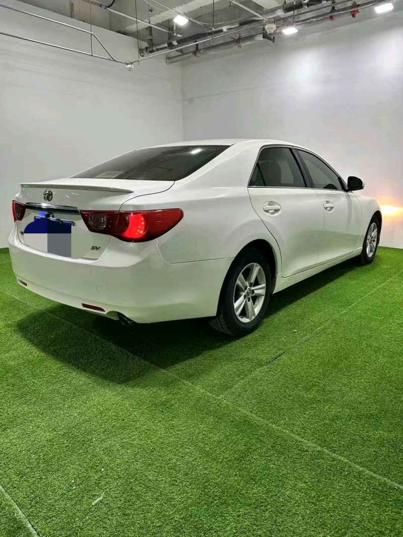 保定12年丰田锐志3