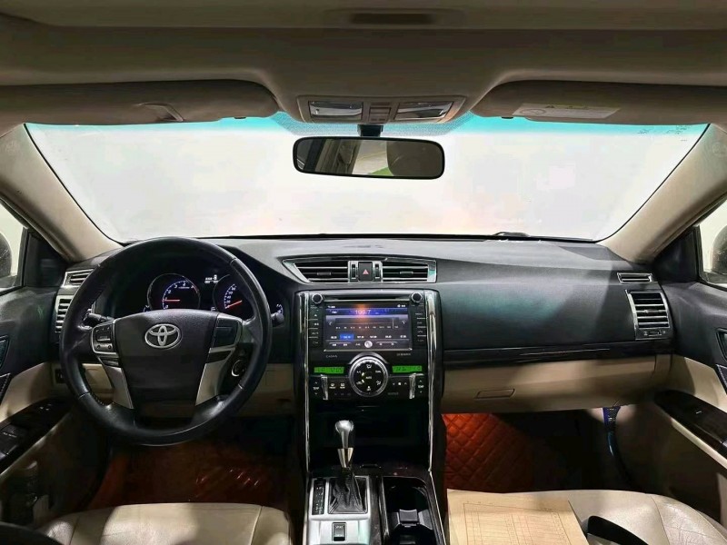 保定12年丰田锐志6