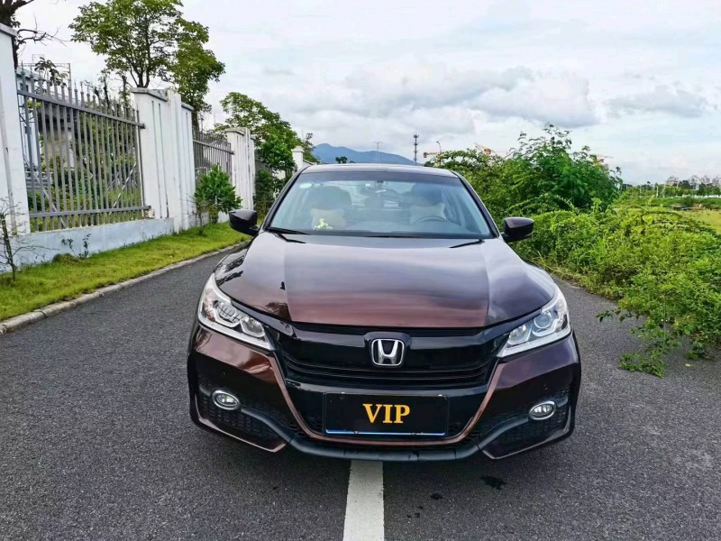 东莞17年本田雅阁1