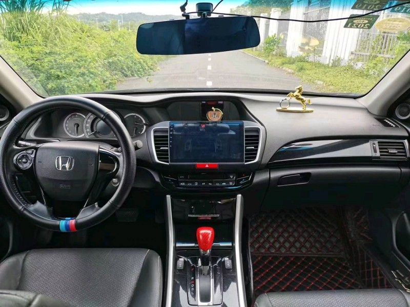 东莞17年本田雅阁5