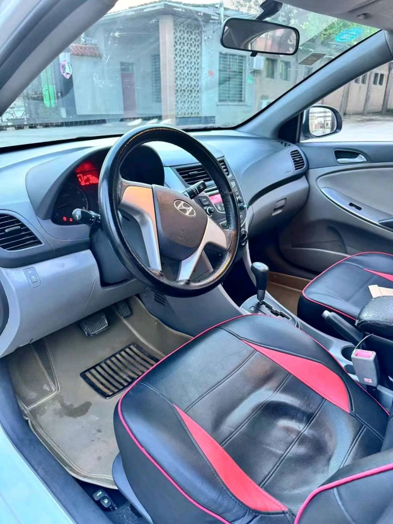 保定16年现代瑞纳7