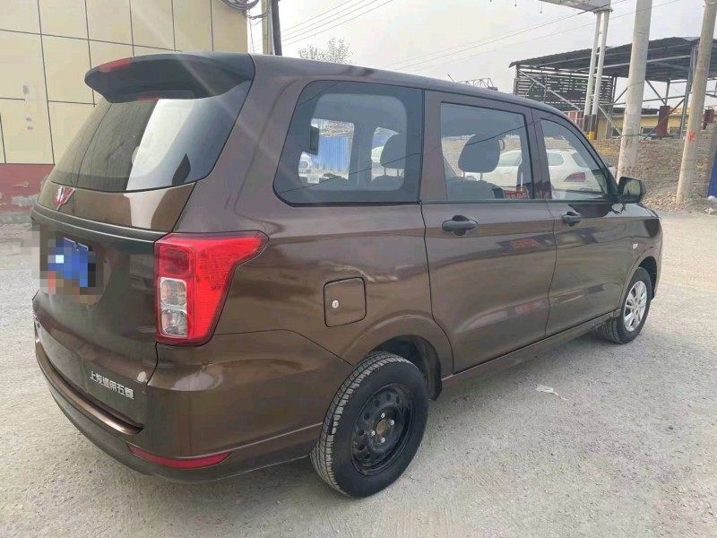 保定19年五菱汽車宏光4