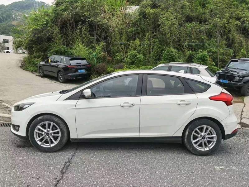 广州17年福特福克斯6